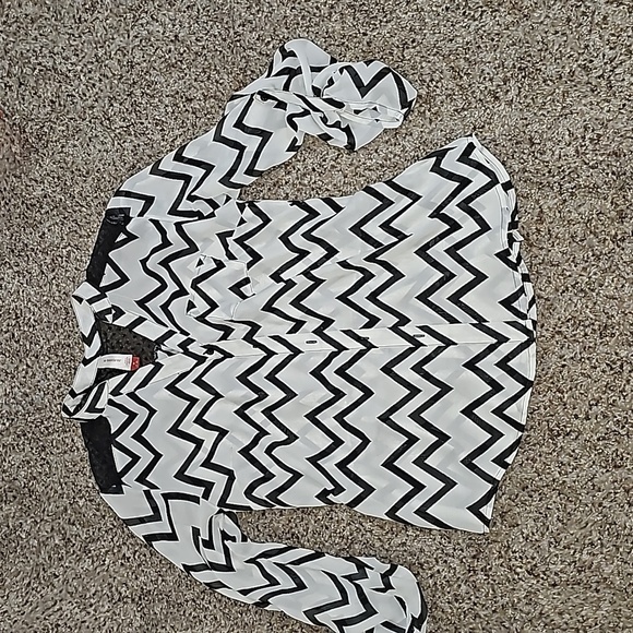 🎯Cheveron Blouse 🎯5 For $25🎯 - Picture 1 of 9